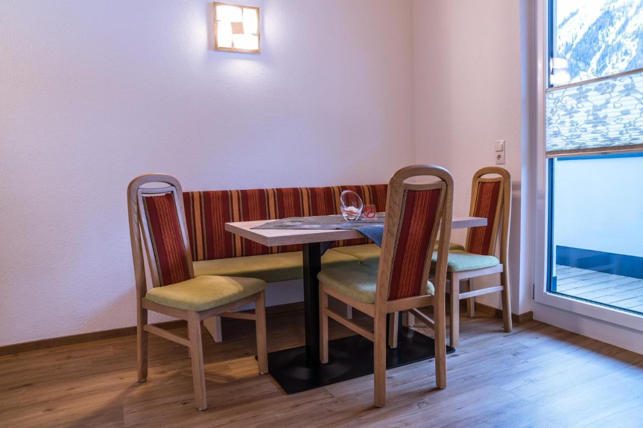 Gaestehaus Runhof Längenfeld Chambre photo